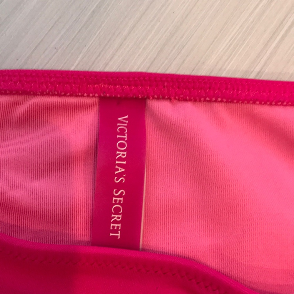 Victoria Secret - Picture 3 of 3